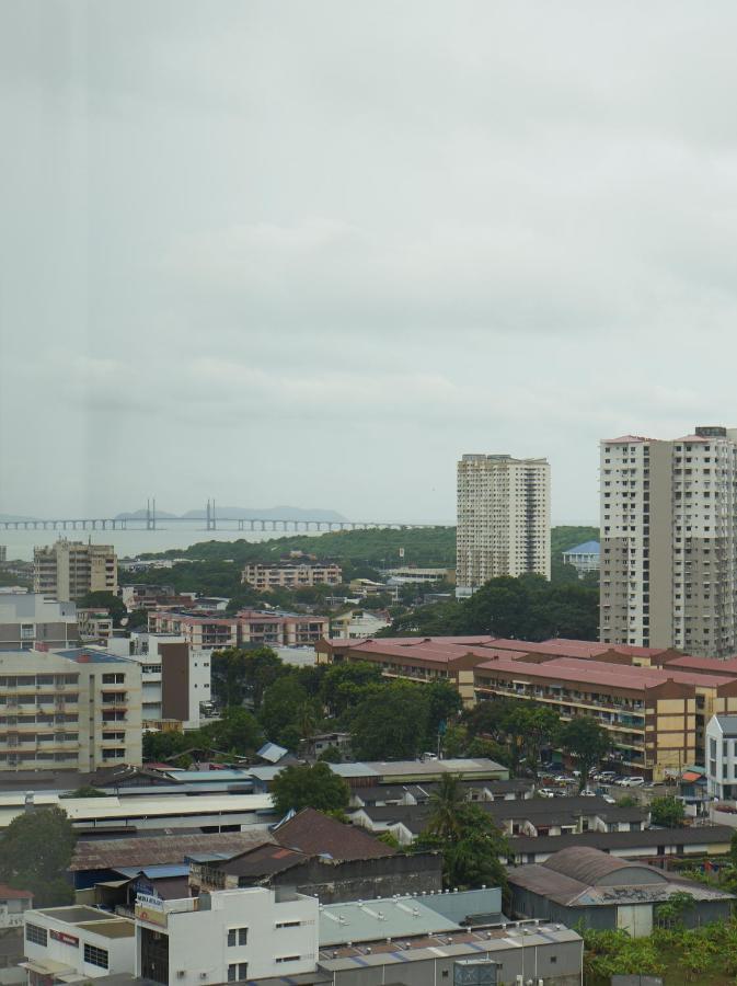 13 Beacon Executive Suites #Rooftoppool #Luxurysuites George Town Exterior photo